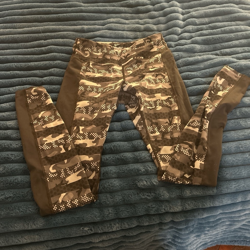 Nike Dri-FIT Camouflage Leggings - Black and Gray